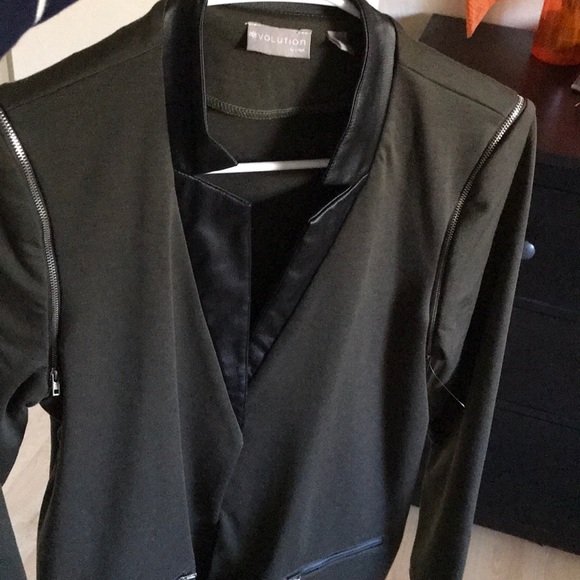 🧥 - Picture 5 of 5